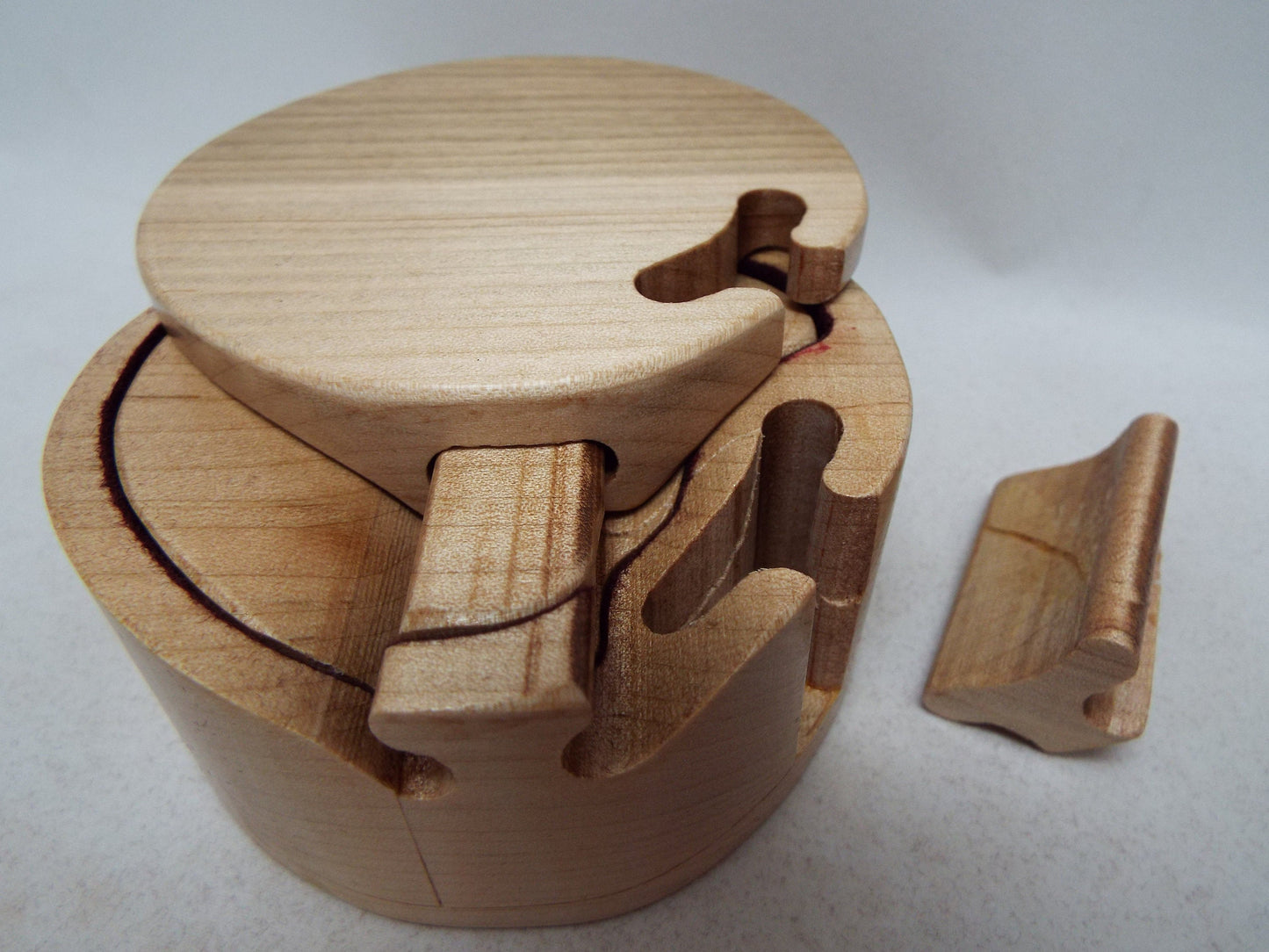 Meduim Round Wooden Key Box